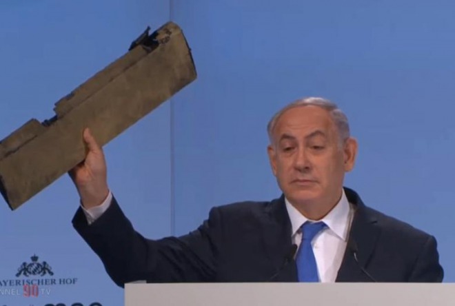 イスラエル首相、国際会議でイランに軍事行動を示唆！ドローンの残骸を持ち込み挑発！「これがわかるか。君のものだ」