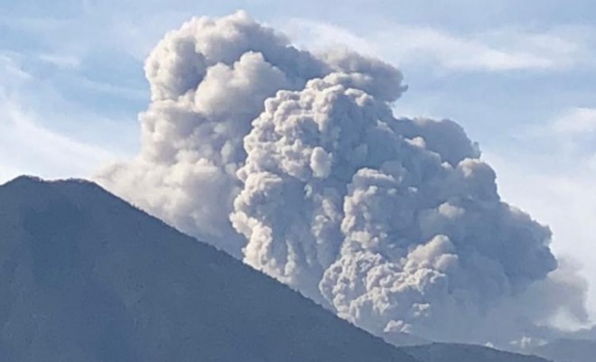 【警戒】新燃岳で大きな噴火、2011年以来の規模！噴火警戒レベル３を継続　震災の前兆か