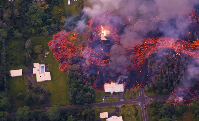 ハワイ・キラウエア火山の噴火が地獄絵図に・・・　多数の住宅が炎上！有毒ガスや地震も