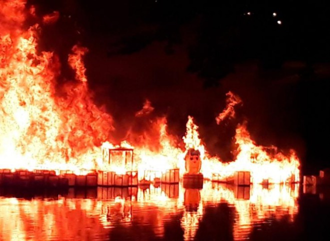 【騒然】ポプテピピックのポプ子とピピ美が大炎上！金沢百万石祭りの灯籠流し
