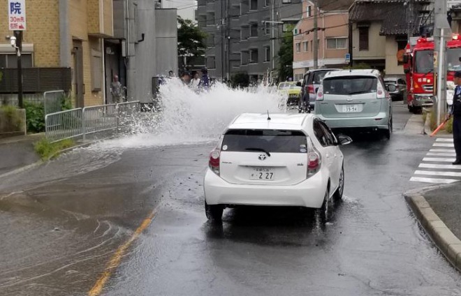 【注意】京都の精華町で地すべりを観測、震度５弱の場所！松尾大社前では水道管の破裂！