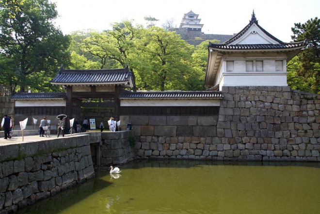 【豪雨被害】名酒「獺祭」の蔵が浸水、製造を全て停止！香川の丸亀城では石垣が崩落！