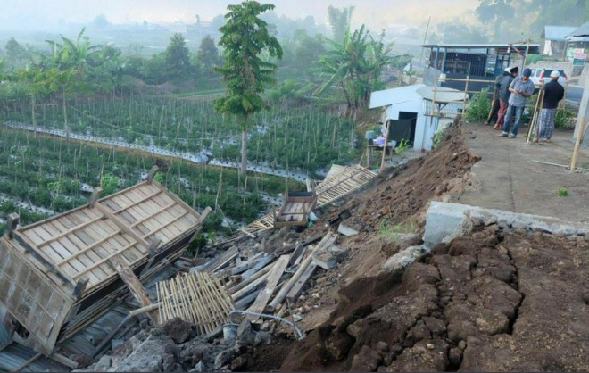 【地震情報】インドネシアのロンボク島でM6.4、死者10人・負傷者40人　リゾート地が阿鼻叫喚