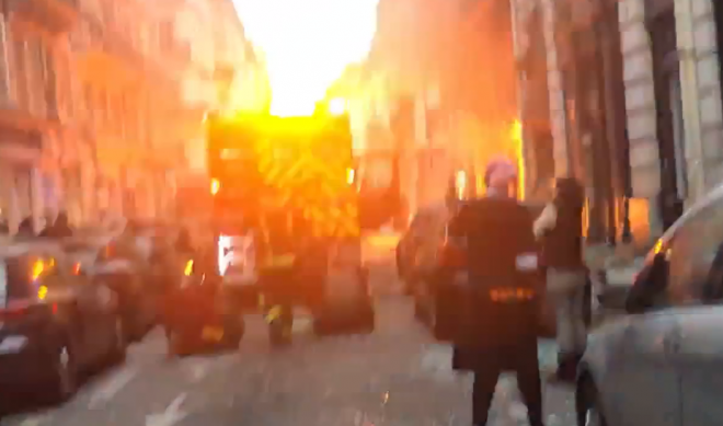 フランスのパリ中心部で大爆発、負傷者多数の報道！ガス漏れが原因か