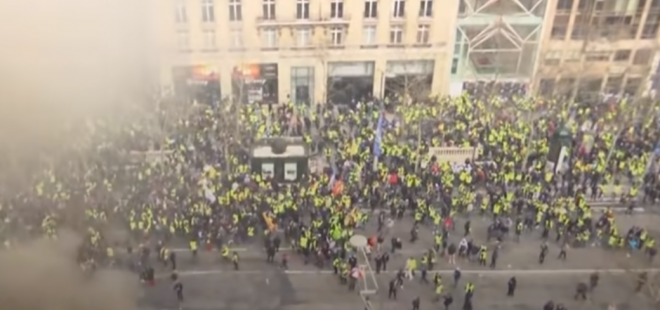 仏・パリで大規模な暴動！「黄色いベスト運動」が過激化、繁華街の店舗を略奪！破壊行為のプロが紛れ込む？