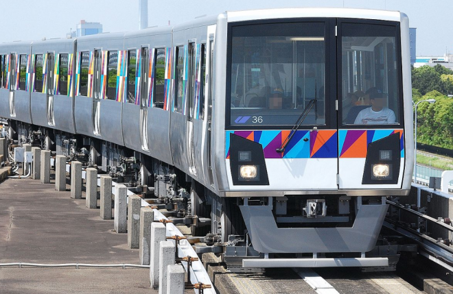 横浜シーサイドラインで電車が逆走事故、原因は自動運転装置の不具合か？１４人が重軽傷　「こんな事故は想定外」