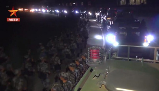 人民解放軍が香港に！装甲車や兵員輸送車が続々と集結！中国政府が公開　香港では抗議デモの呼びかけ人に襲撃