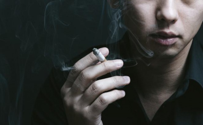 ７８％が「たばこの煙」を不快　内閣府がたばこ対策で初の世論調査！食事での喫煙行為に反発