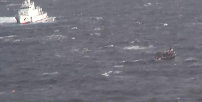 【速報】水産庁の取締船と北朝鮮の漁船が衝突！乗組員およそ20人が海に　能登半島沖