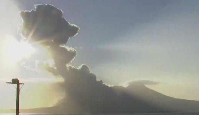 桜島で噴火、高さ2200メートルの噴煙を観測！台風の気圧変化で地殻変動が活発化？