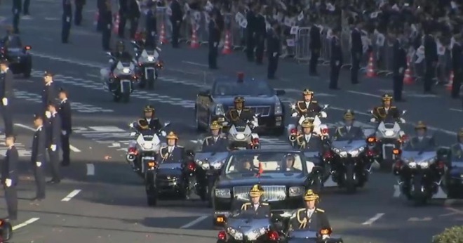 【祝賀御列の儀】天皇陛下の即位パレードが始まる！沿道に数十万人、24時間前から並ぶ人も！