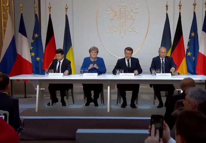ウクライナ内戦、年内に完全停戦で一致へ　ウクライナとロシア、フランス、ドイツの4カ国で首脳会談