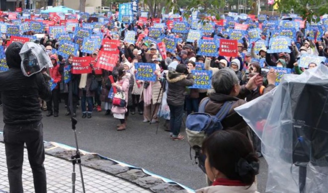 横浜市民らが大規模なカジノ反対集会！約2000人が雨の中で反発！「カジノに頼るな！」「林市長は不誠実だ」