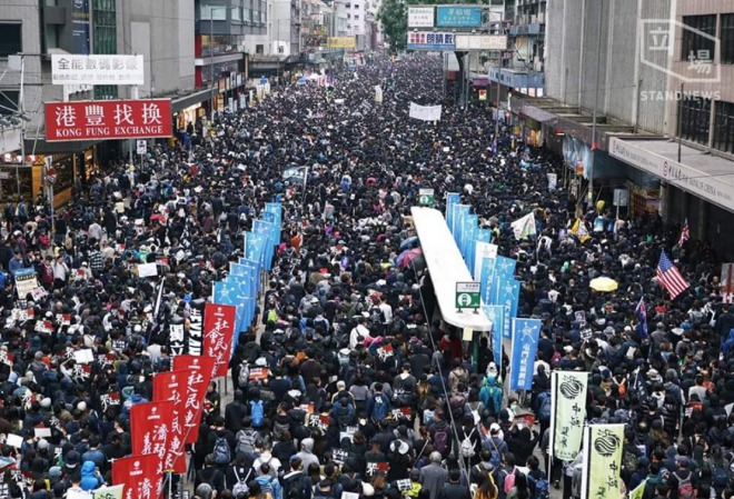 香港で大規模な抗議デモ、年末年始だけでも420人逮捕！警察が行進中止を命令も！香港市民「普通選挙を」