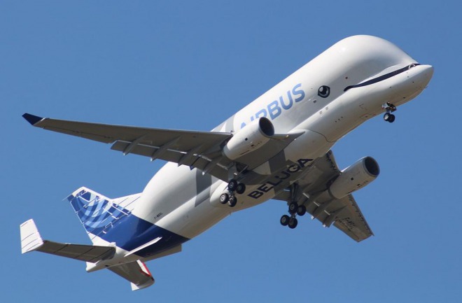 世界最大級の航空機「ベルーガＸＬ」が正式運航開始！最大積載重量は５０トン、４５メートルの貨物スペースも！