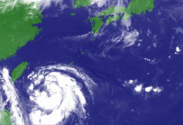 台風4号が発生、明日に沖縄南部の海域へ！先島諸島に近づく見通し　大雨や強風に警戒を
