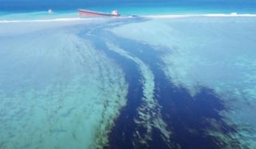 日本船の貨物船が重油流出事故、モーリシャスで環境緊急事態宣言！国際支援を要請へ！「最悪の危機の一つ」