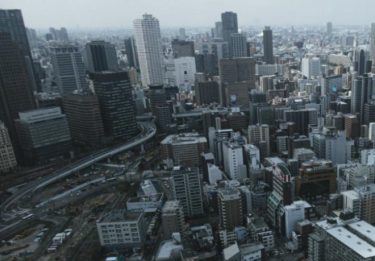 コロナ対策のステッカー提示したパブで集団感染、従業員ら8人が陽性　大阪ではコロナ患者の無断外出が相次ぐ