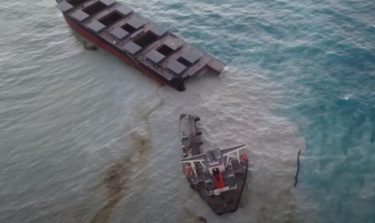 モーリシャス沖の日本船座礁、船体が真っ二つに割れる！中から残った重油が再び流出　日本政府の対応は？