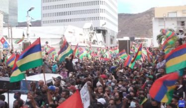 重油流出のモーリシャスで大規模な反政府デモ、7.5万人が政府対応に怒り！国民「被害を隠蔽している」