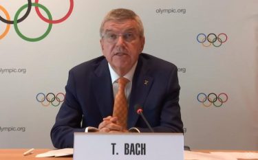 IOCで五輪開催の意見割れる？バッハ会長「安全な環境が条件」コーツ副会長「ウイルスに関係なく実施」
