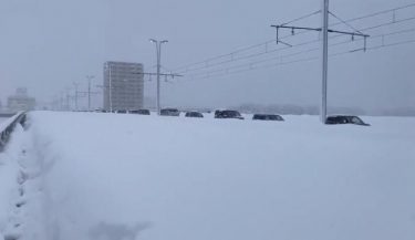 【大寒波】豪雪で1500台以上が一時立ち往生！12日は東京でも雪の恐れ！電力需給もひっ迫、企業や家庭に協力要請