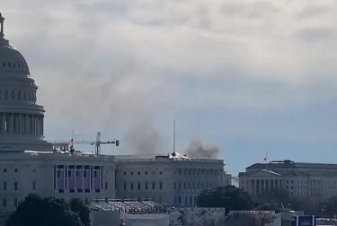 【速報】アメリカの連邦議会議事堂付近で火事が発生！黒い煙が撮影される！一時緊急避難