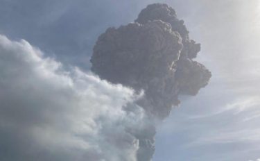 カリブ海のスフリエール火山が爆発的な噴火！１９７９年以来の規模と地元メディア　