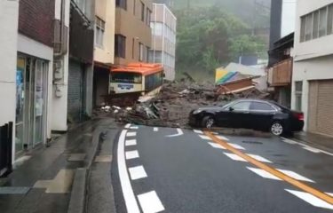 【速報】静岡県の川勝知事、自衛隊に災害派遣要請！熱海市の大規模土砂崩れで　約20人が安否不明
