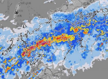 【厳重警戒】西日本豪雨に匹敵か　巨大な雨雲が九州などに停滞、24時間で200ミリ超の雨量も！土砂災害や氾濫に注意を
