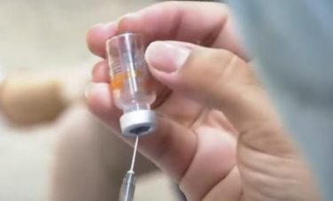 アストラゼネカ製のワクチンにギラン・バレー症候群と報告　発症が833件　欧州医薬品庁が副反応リストに追加
