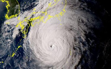 【厳重警戒】猛烈な台風１６号、勢力を維持したまま関東地方に接近！明日には伊豆諸島から首都圏へ