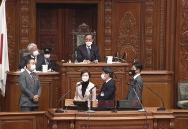 国会騒然！れいわの山本太郎代表と大石あきこ議員、予算案の採決時に怒り！「このままの予算案でいいのか」「国会の茶番だ」