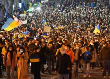ロシア各地で反戦デモ、当局が認めず１７００人以上拘束！日本のロシア大使館前では抗議活動　反戦デモが世界各国で！