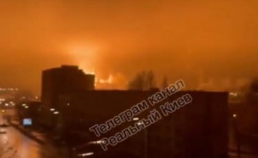 【速報】首都キエフに大規模な空爆！深夜に爆音と閃光、大型爆弾を使用か　市民の累計死者２０００人以上と報告