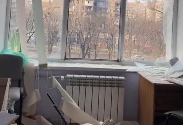 停戦合意した都市の小児科産科病院にロシア軍が爆撃　マウリポリの人道回廊地域でも止まらず　ウクライナ