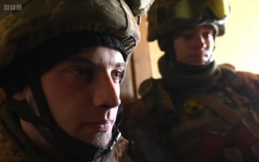 ロシア軍の食料弾薬、3日以内に尽きる見通し　ウクライナが分析　地元住民に食料を求めるロシア軍の姿も