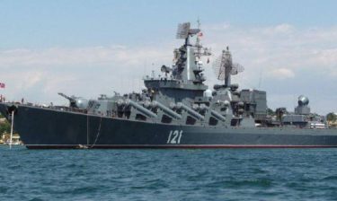 ロシア海軍の旗艦巡洋艦モスクワで大被害！重大損傷で乗組員が緊急退避　ウクライナの対艦ミサイル攻撃か