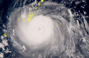 【警戒】今年最強の台風11号、中心気圧は920hPa・最大瞬間風速55m/sに拡大！沖縄で暴風警報！九州にも接近へ