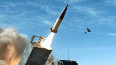 米韓両軍がミサイル４発を日本海に発射！北朝鮮への対抗措置、地対地ミサイル「ＡＴＡＣＭＳ」　韓国軍は１発失敗の報告も