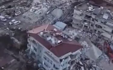 トルコ・シリア大地震、死者数５万人超える！被害地域はオランダの国土面積３倍に匹敵　住居不足が深刻化、今年５月の大統領選挙に影響も