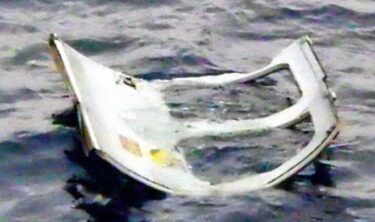 宮古島近海の陸自ヘリコプター墜落事故、多数の残骸を確認！窓枠やブレード片など　突然レーダーから消失　中国撃墜説も飛び交う