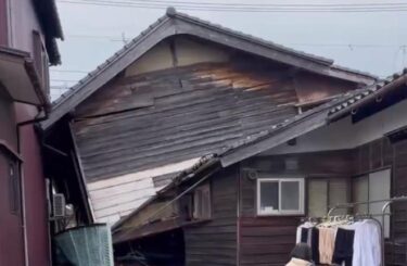 石川県の震度６強、住宅や施設が倒壊！１人死亡・けが人多数　見附島が地震で崩れる　大阪「あべのハルカス」でも一時エレベーター停止