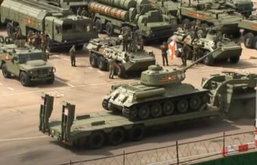 ロシアの対独戦勝記念日パレード、戦車はわずかに1両のみ！ウクライナ戦争で戦車不足が鮮明に！今年は異例の規模縮小