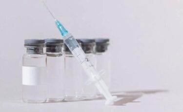 政府が新型ワクチンの導入検討！XBB対応ワクチン、コロナの秋接種で厚生労働省