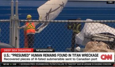 タイタニック観光の潜水艇、破片を陸揚げ！内部から遺体の一部とみられるもの発見　