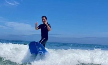 まるでギャグ！？自民党・小泉進次郎氏が福島沖でサーフィン、処理水の安全性アピール！「楽しそうな姿をみてください」