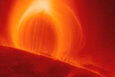 【異常事態】最大級Xクラス太陽フレアが2回連続発生！X1.3とX1.2　今月3度目の異常多発に！第一波の乱れを地球で観測中！