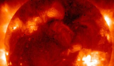 【速報】X1.7大規模太陽フレアが発生！5月15日に第3波が地球と接触へ　大量の黒点も出現、観測史上最大レベルの活動続く
