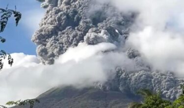 フィリピンで大規模な火山噴火！ネグロス島で8万人に避難　鹿児島の新燃岳でも火山性地震が増加中